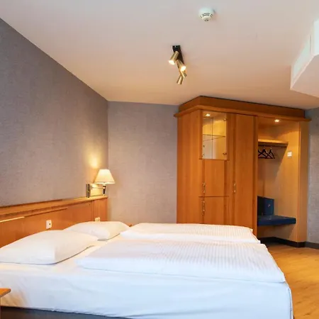 Achat 4* ماغديبورغ